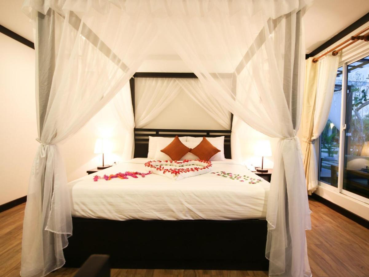Twin Palms Resort Sihanoukville Exterior foto