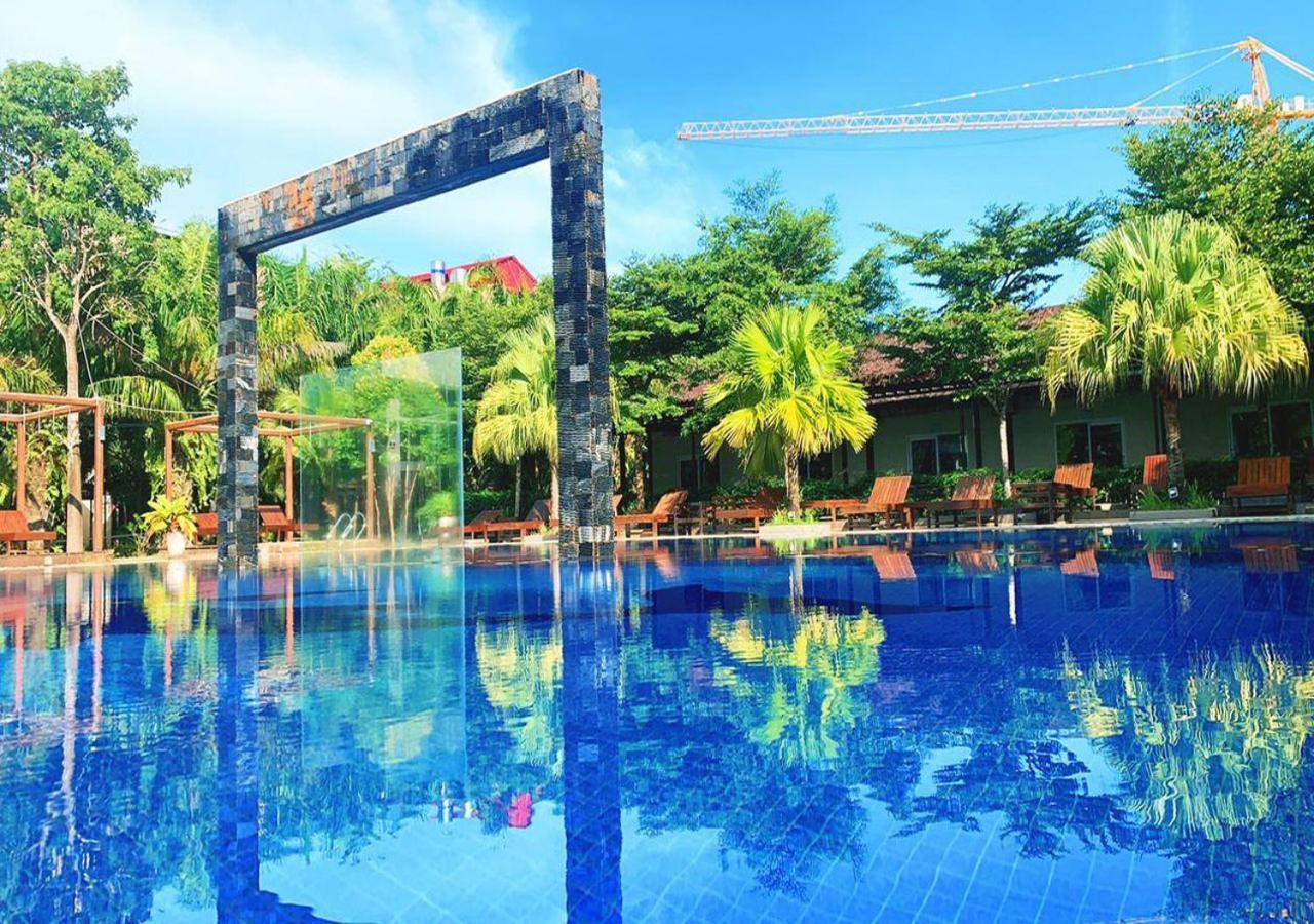 Twin Palms Resort Sihanoukville Exterior foto