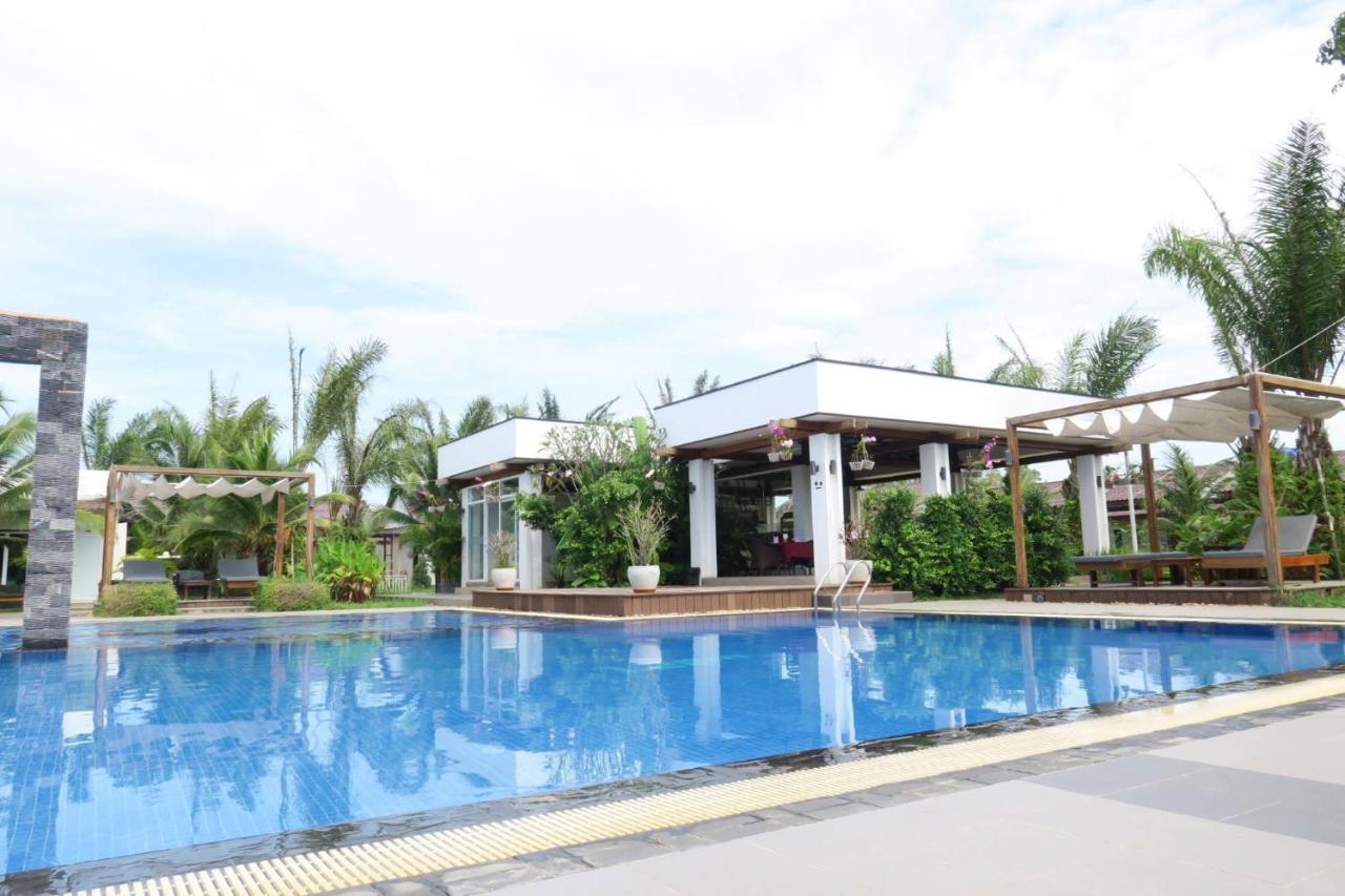 Twin Palms Resort Sihanoukville Exterior foto